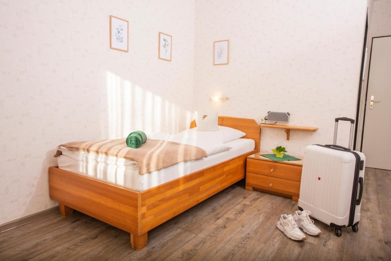 Hotel-Pension Haus Holtdirk Lippstadt Bagian luar foto