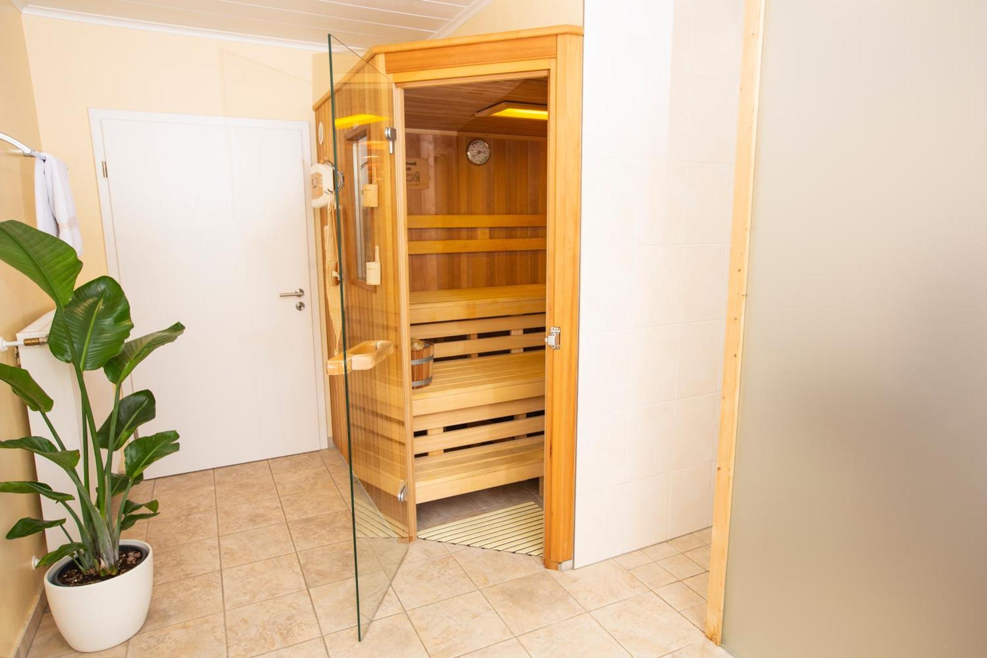 Hotel-Pension Haus Holtdirk Lippstadt Bagian luar foto